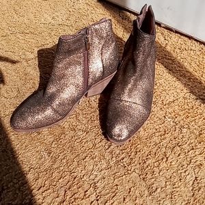 - Wedged shoes by Antelope